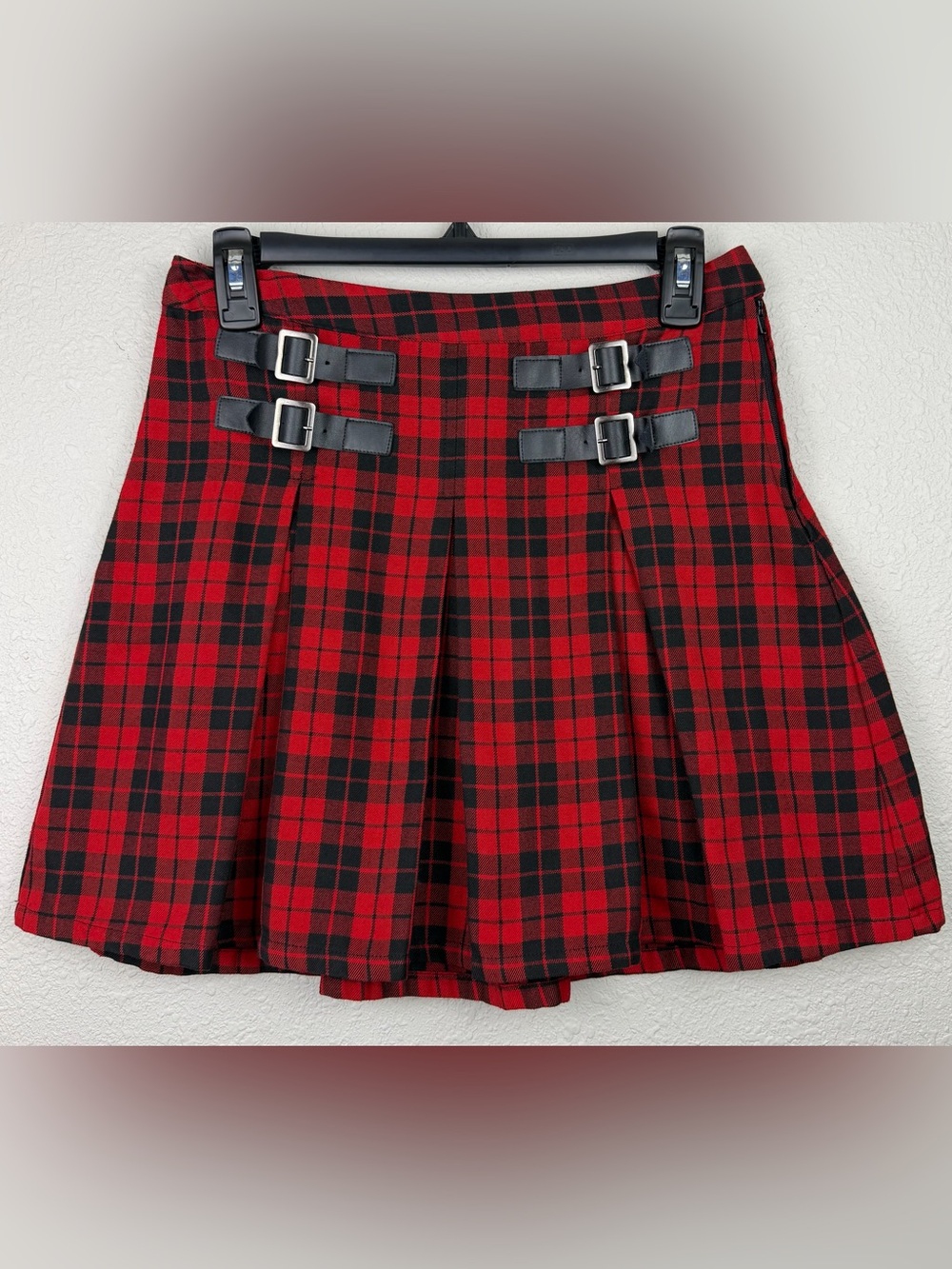 Hot Topic Red Black Plaid Pleated Skater Skirt Buckle Punk Gothic Grunge M